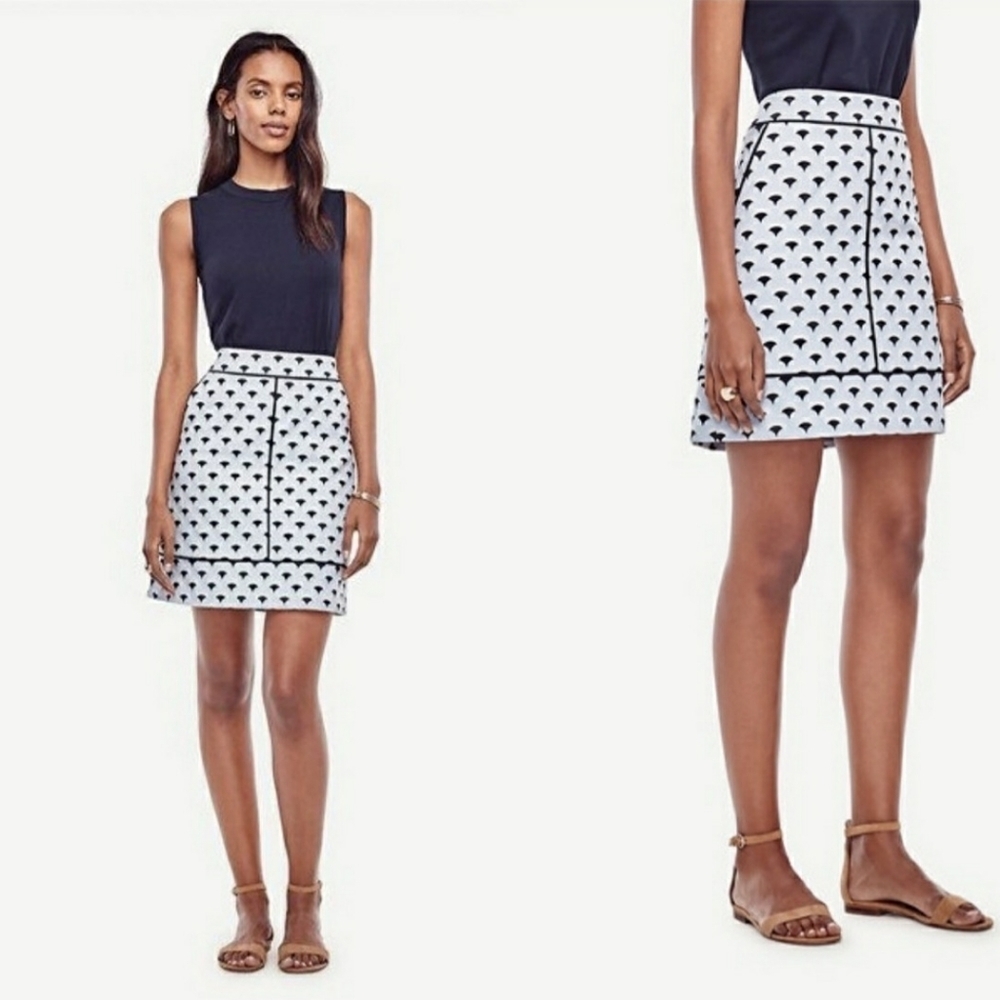 Ann Taylor | Floral Fan Jacquard Knee Length Skirt